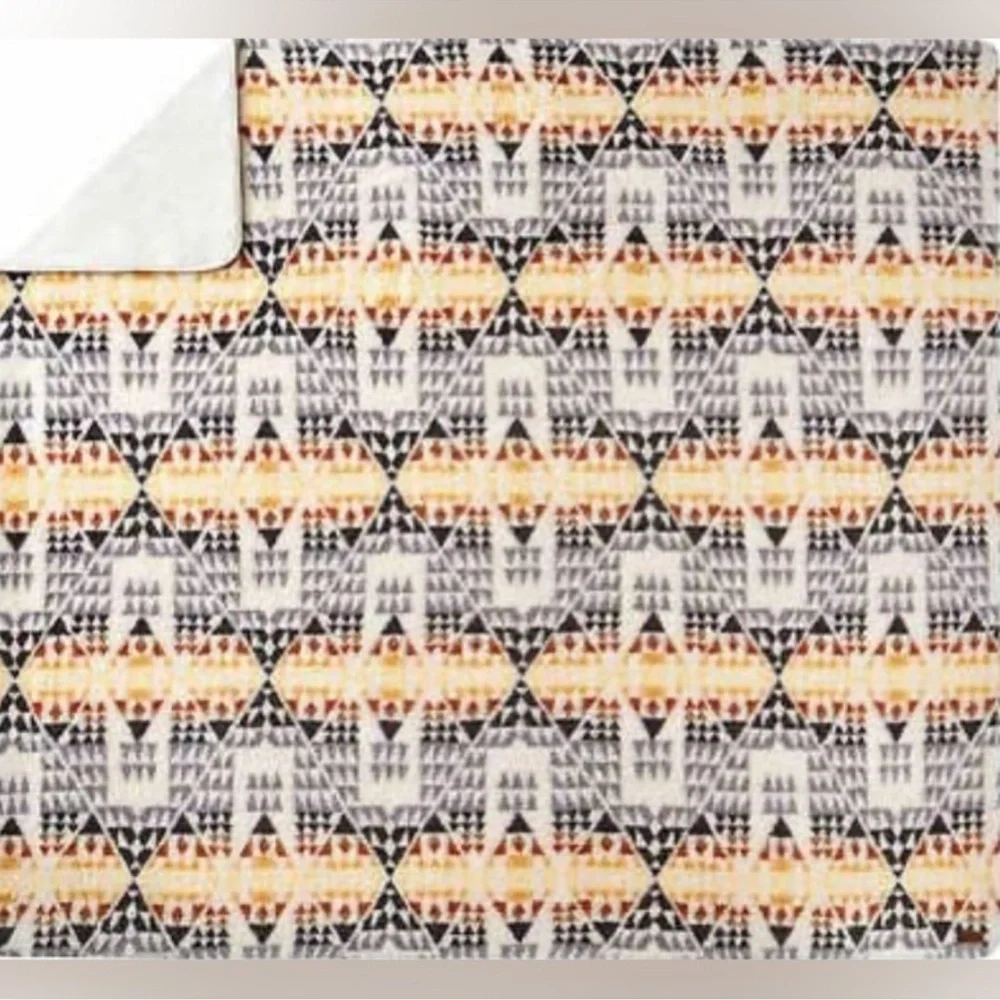 Pendleton sherpa fleece